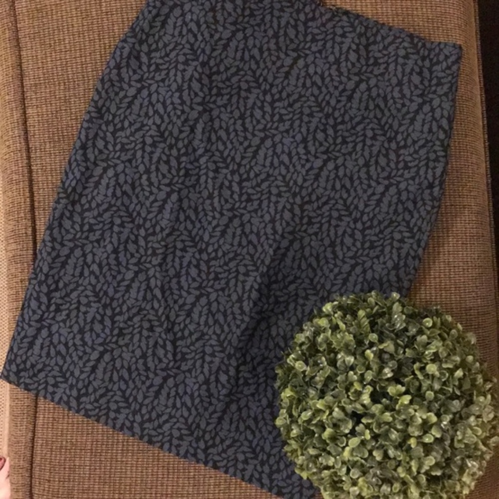 Loft Pencil Skirt, size 0 Super Cute